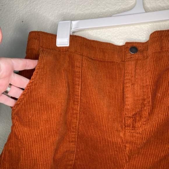 Corduroy Shorts - Picture 4 of 7